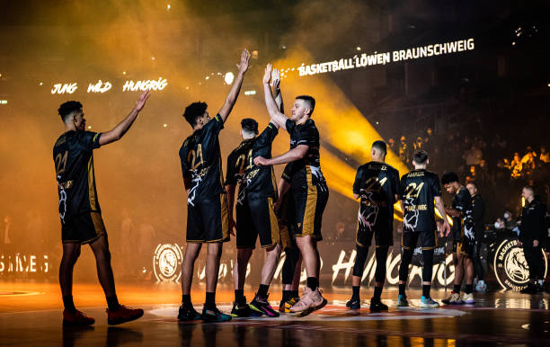 偶像的年轻 偶像的年轻